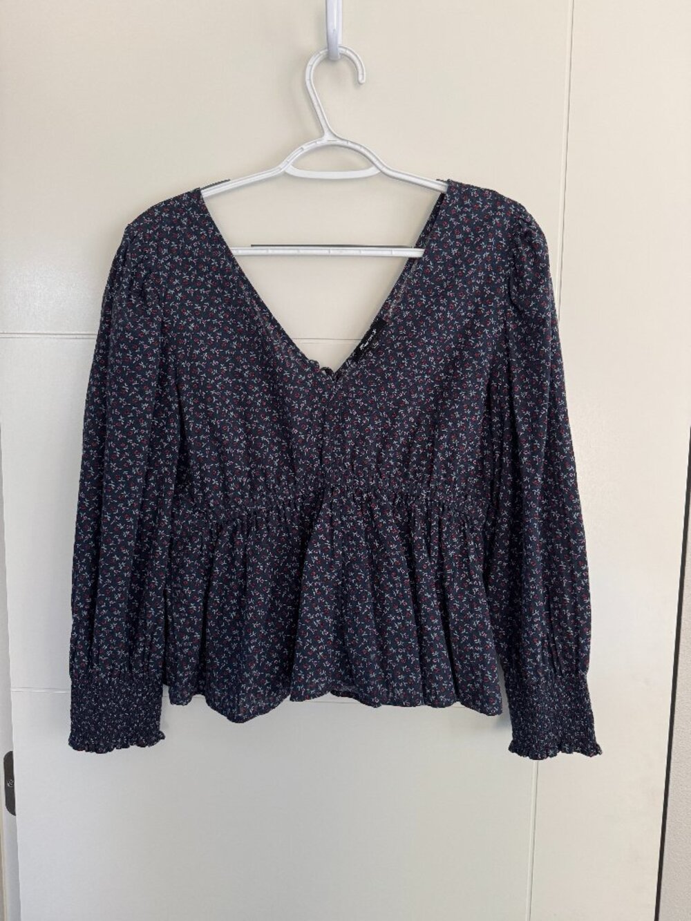 Madewell Indigo Floral V-Neck Peplum Blouse with Smocked Cuffs - (S)